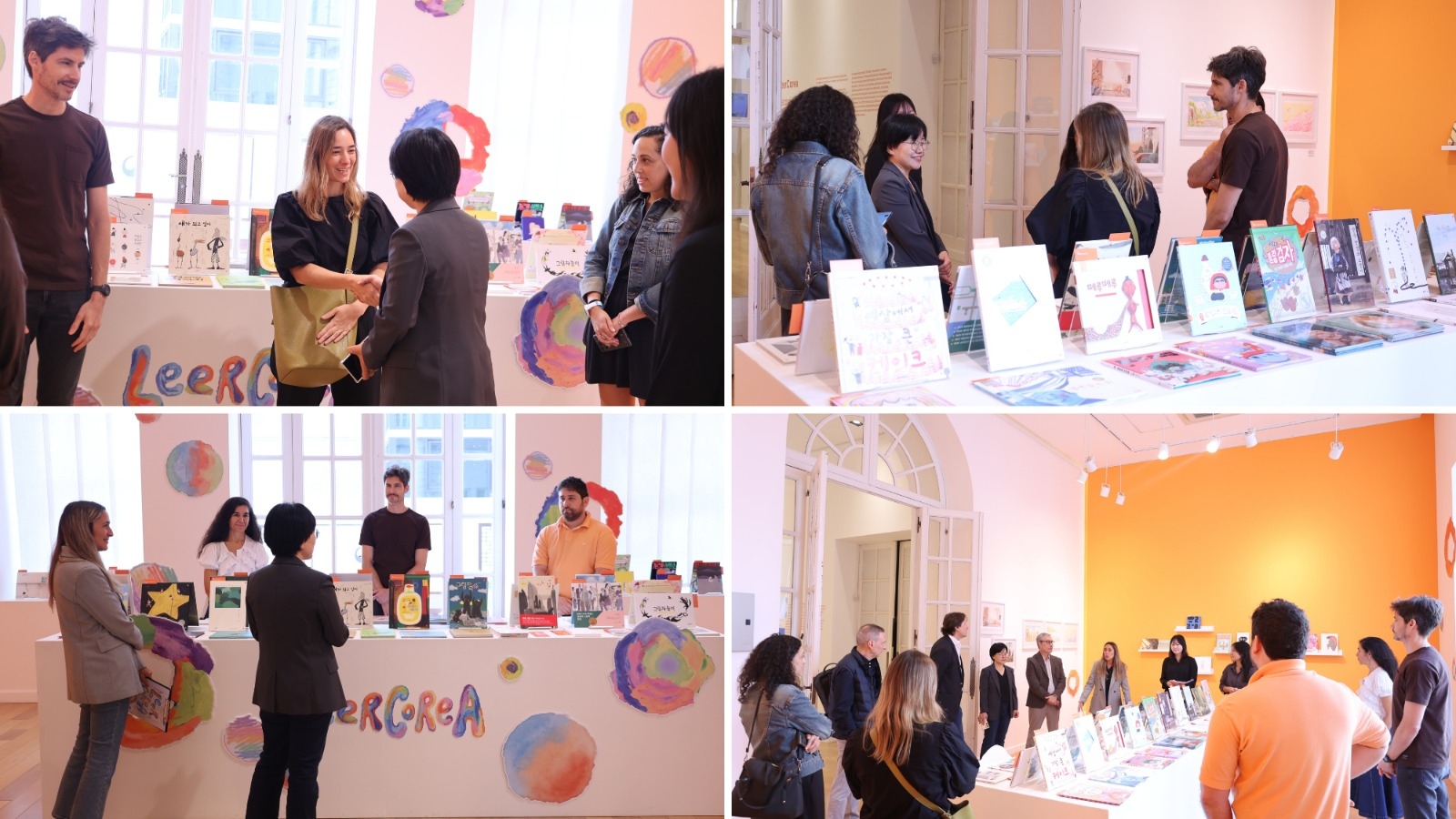 책을 보며 이야기하고 있는 사람들