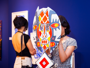 Ritos que conectan culturas: “Rostros rituales”, la muestra de arte visual para visitar este verano