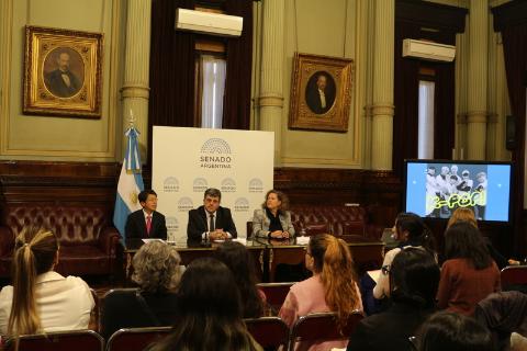Charla en el Senado sobre el K-pop como industria cultural